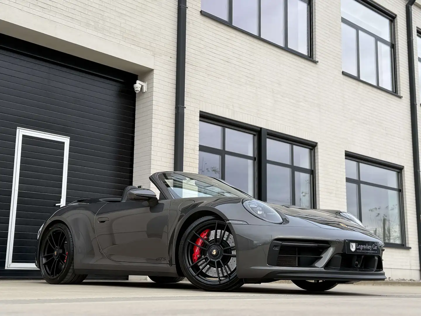 Porsche 992 Carrera 4 \ GTS \ 3.0 Bi-Turbo 480 hp Gris - 1