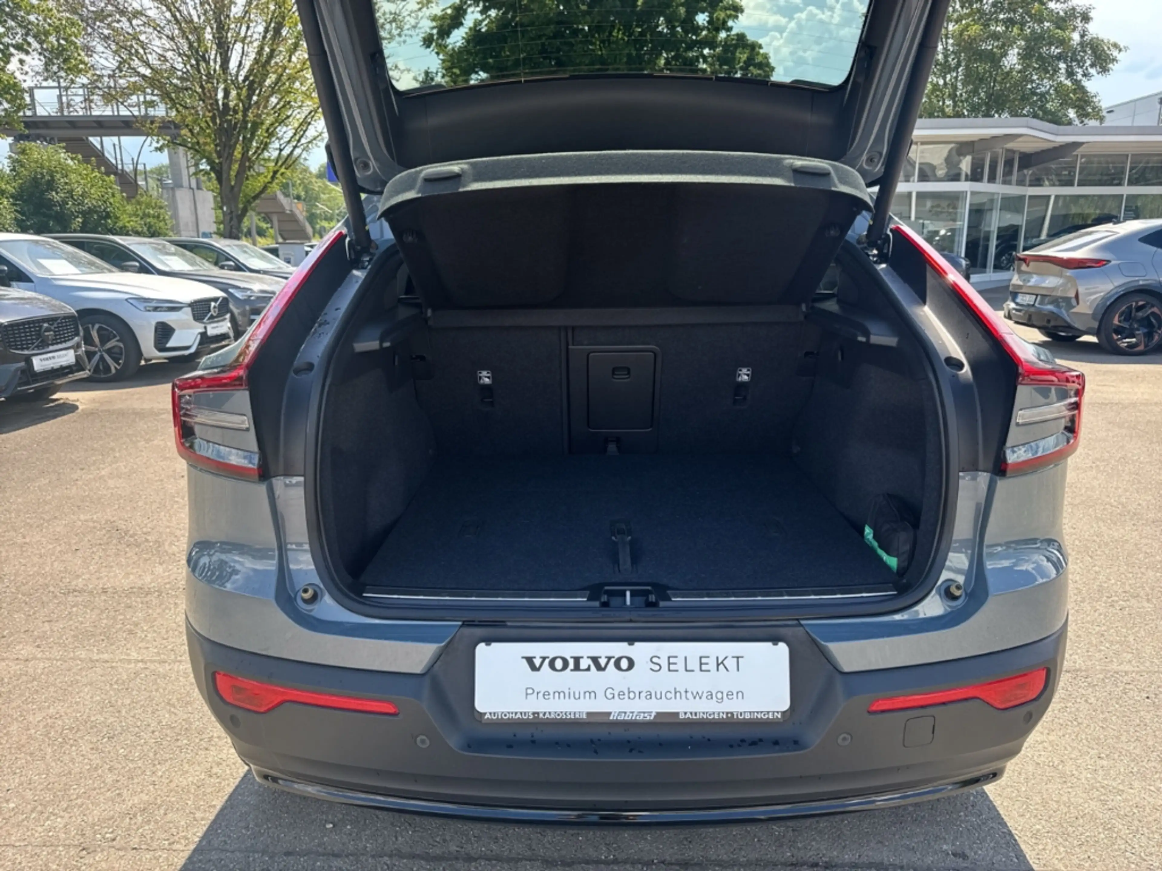Volvo C40 Ultimate Recharge Pure Electric 2WD StandHZG Panor — photo 11
