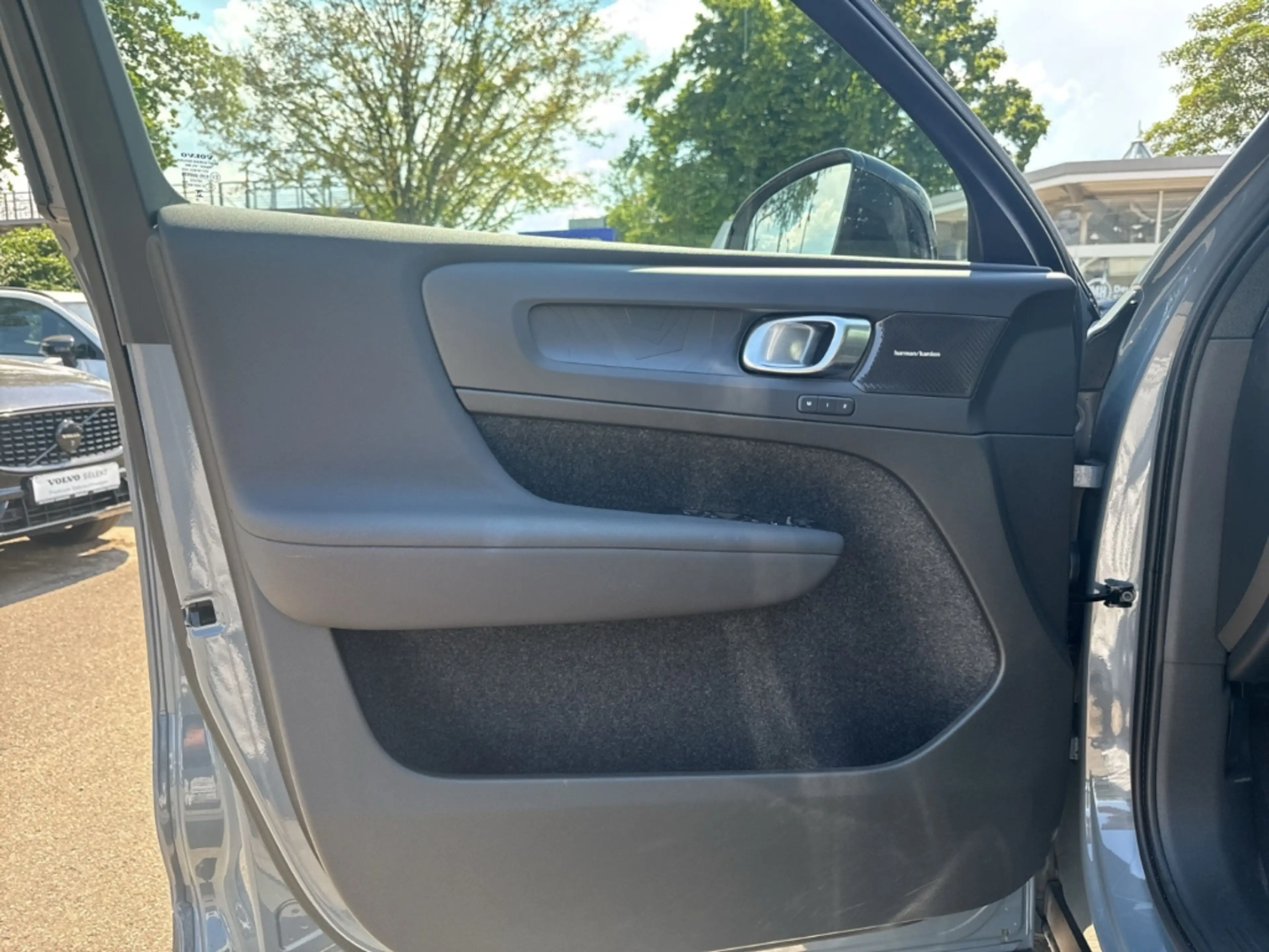 Volvo C40 Ultimate Recharge Pure Electric 2WD StandHZG Panor — photo 15