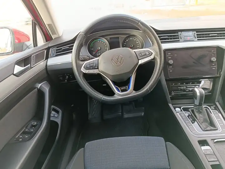 Volkswagen Passat Variant GTE 1.4 TSI e-Power 2021, foto 25