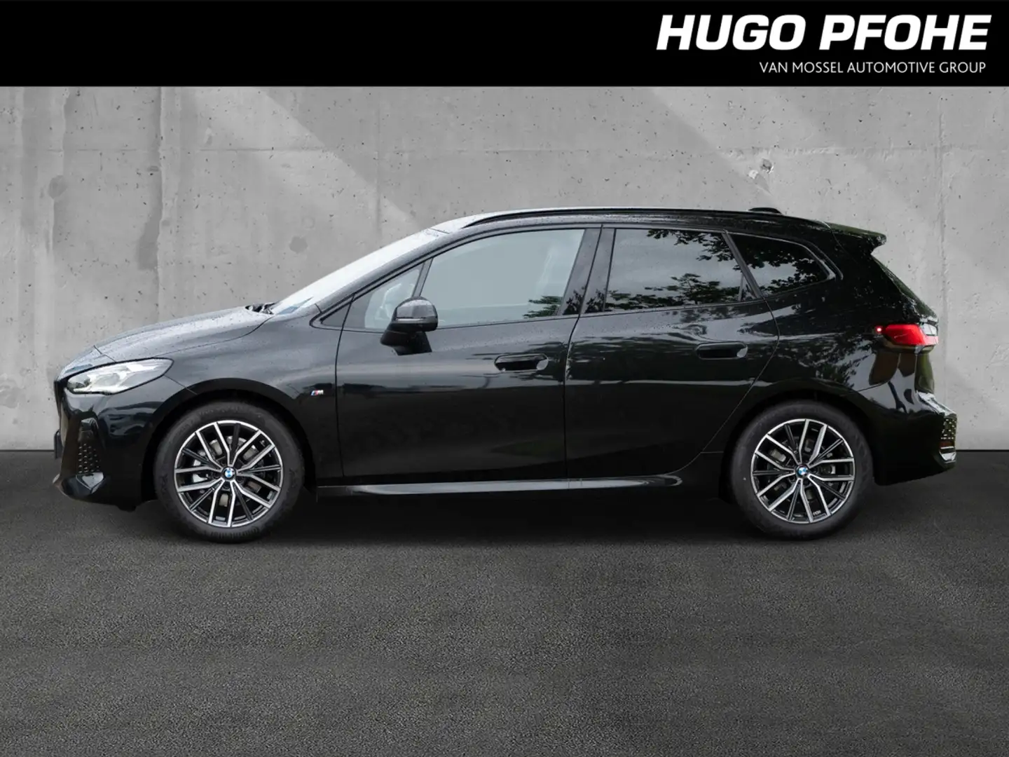 BMW 220 i Active Tourer Steptronic M Sport AHK Schwarz - 2