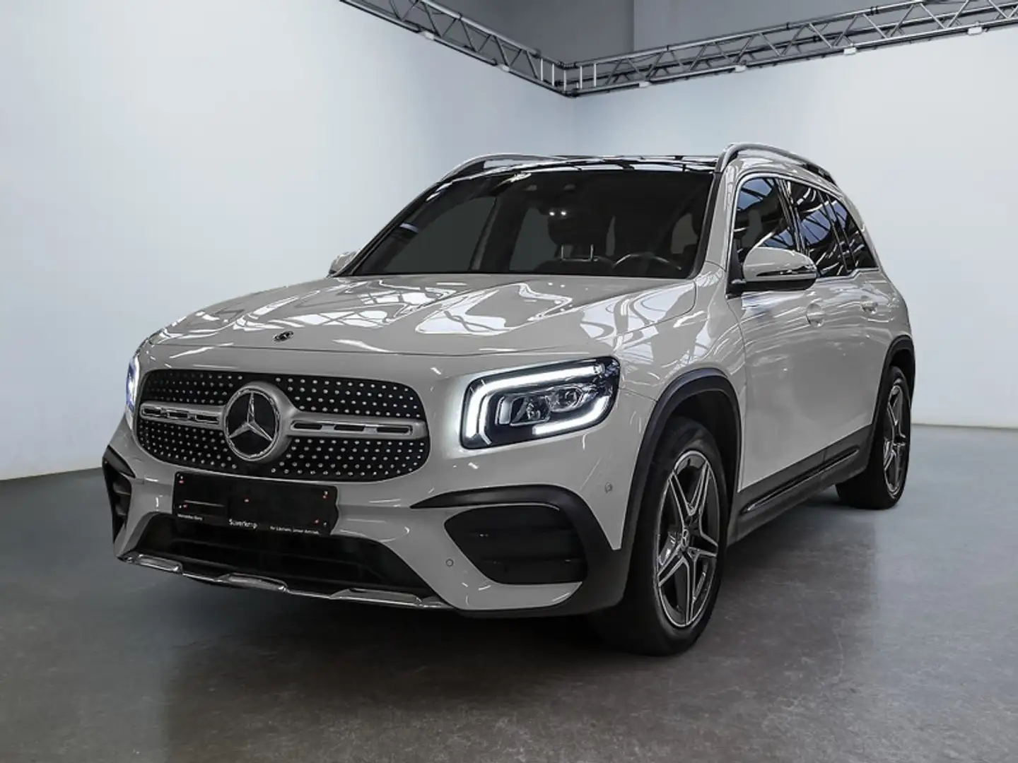 Mercedes-Benz GLB 200 AMG AHK KAMERA PANO SPUR PDC SHD SHZ Weiß - 2