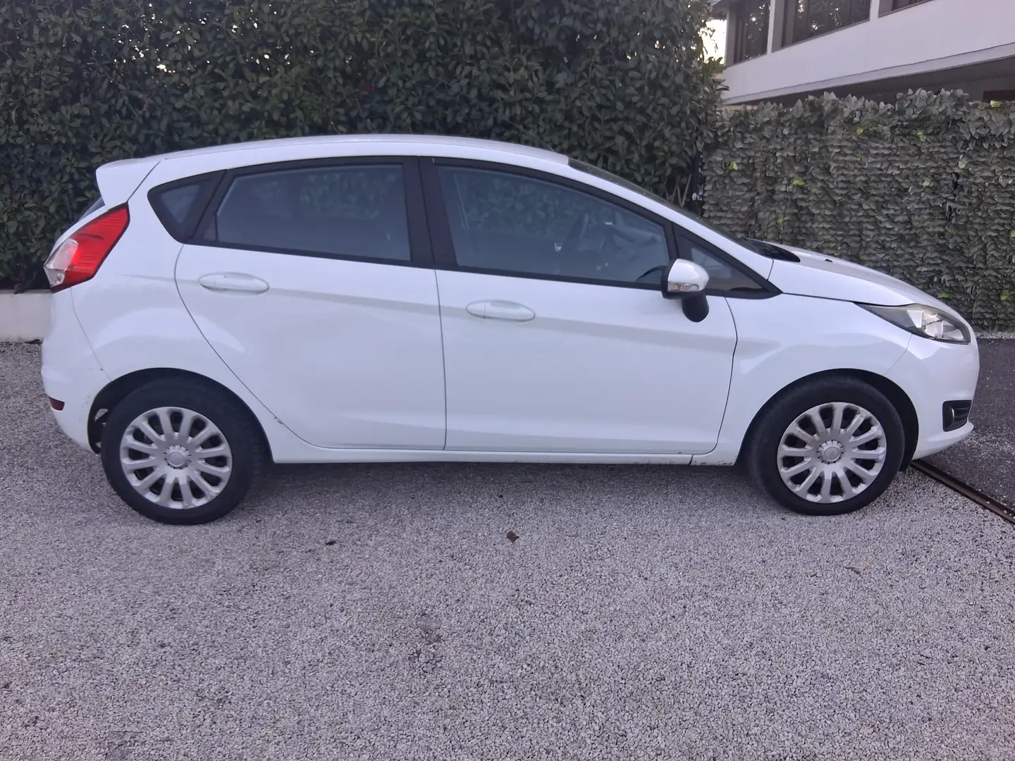 Ford Fiesta Ford Fiesta gpl 97cv 5 porte Bianco - 1