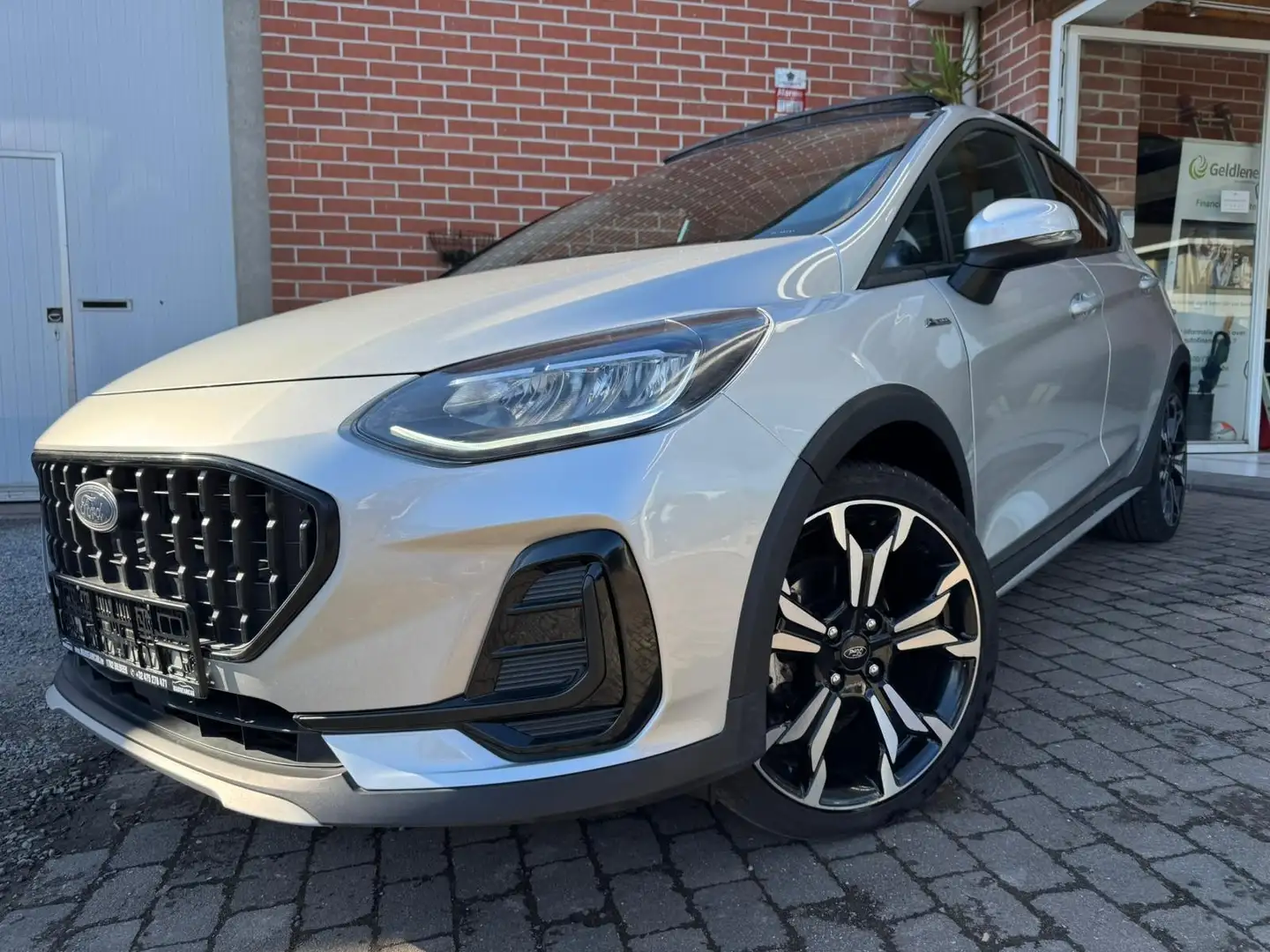 Ford Fiesta 1.0 EcoBoost Active Zilver - 1