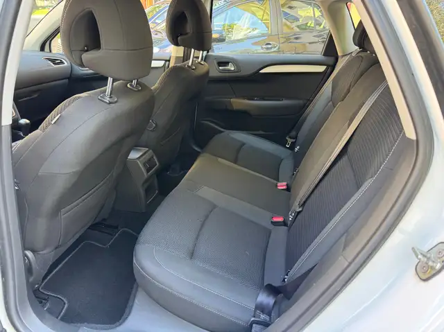 Citroen C4 view 15