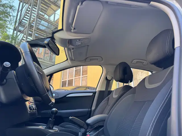 Citroen C4 view 13