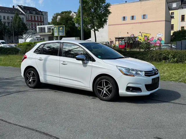 Citroen C4 view 4