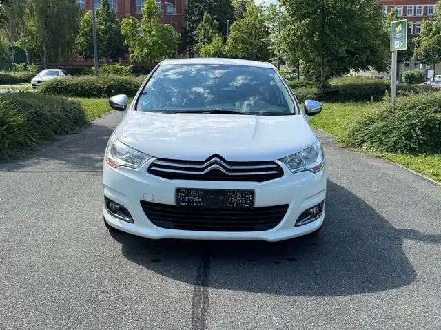 Citroen C4 view 2