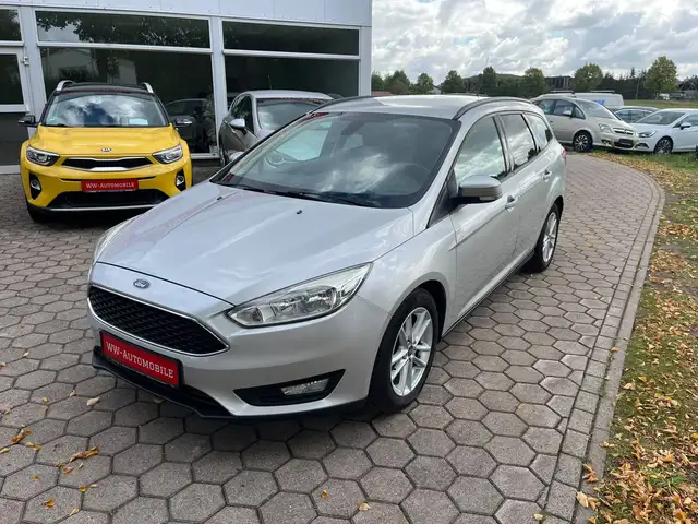 Ford Focus view 2