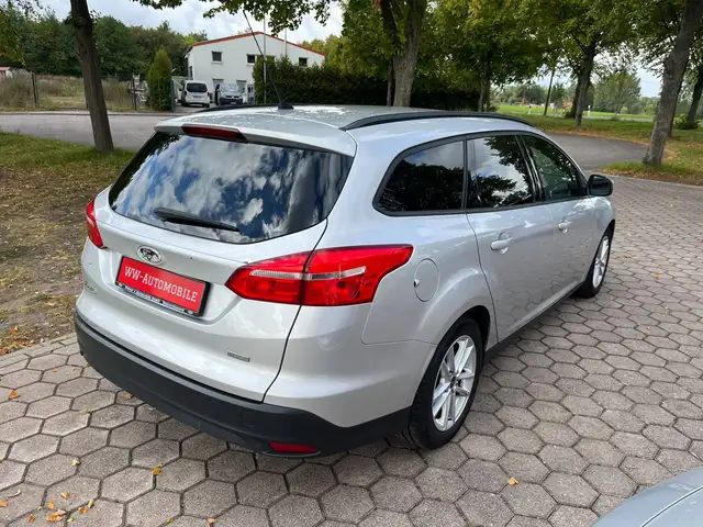 Ford Focus view 6