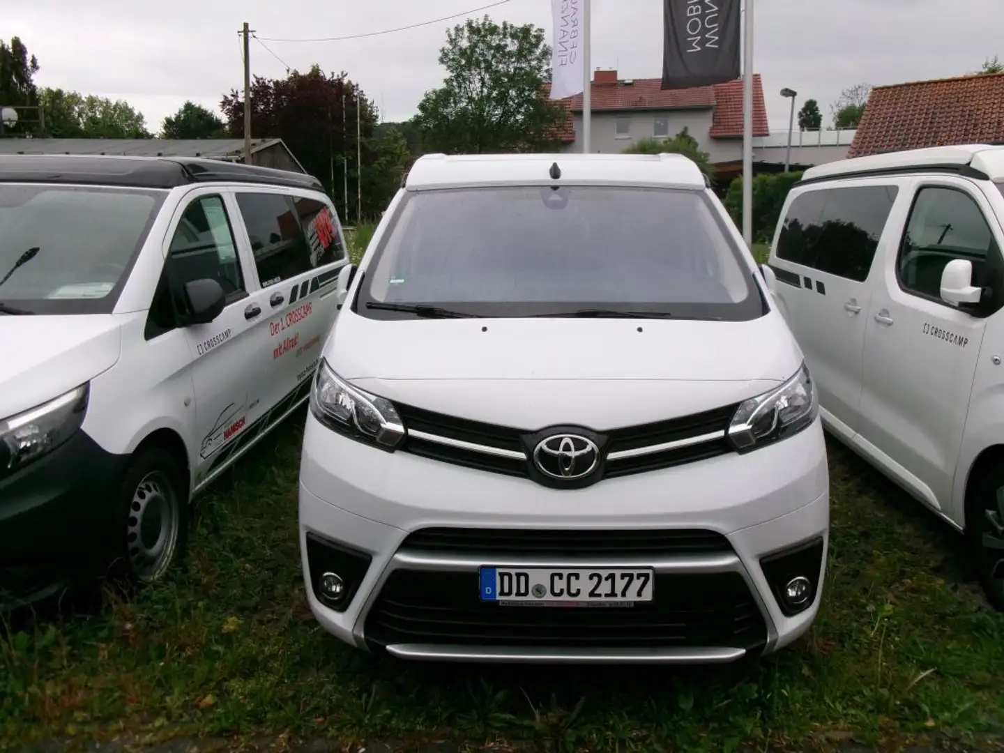 Toyota Proace 2,0-l-D-4D L1 (5-Si.) Verso Team Deutschland Weiß - 2