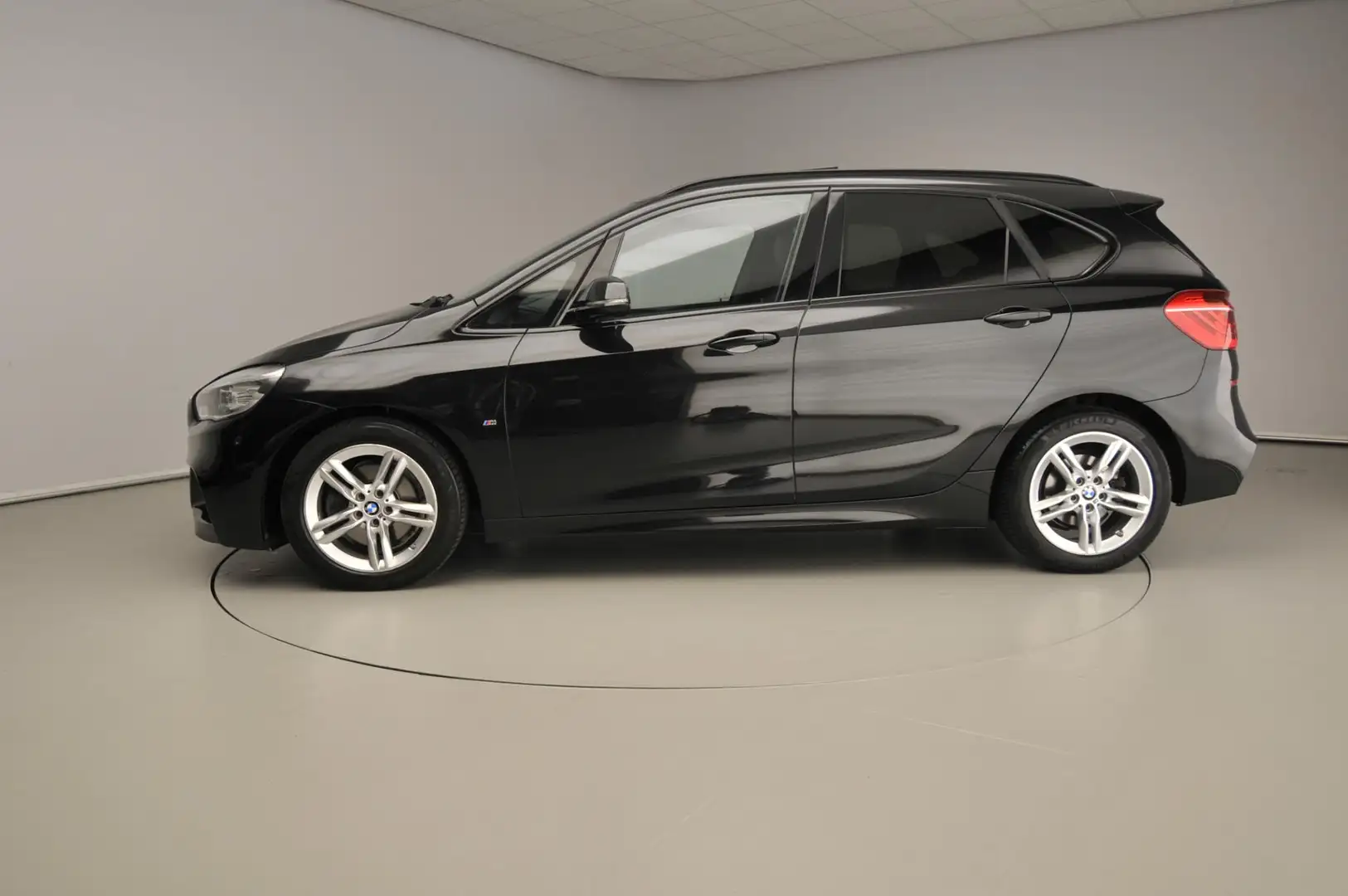 BMW 220 2 Serie Active Tourer 220i Automaat / M-Sportpakke Nero - 2