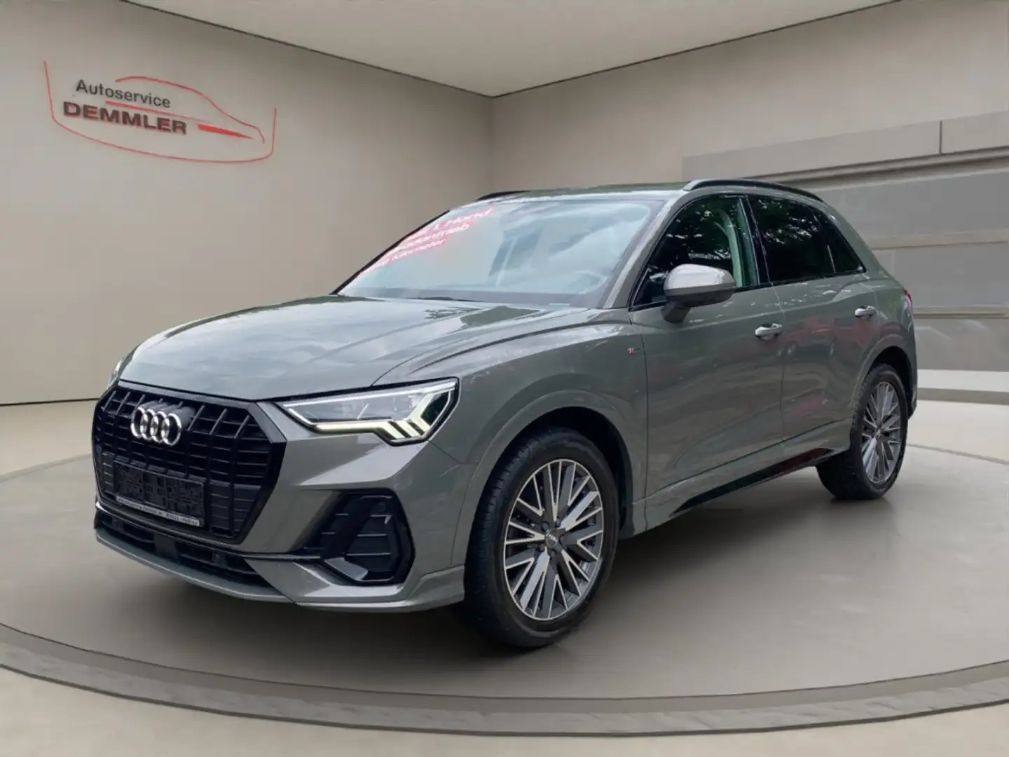 Audi Q3 40 TFSI quattro S line 2.0 ,Navi,LED,Climatronic Grey - 1