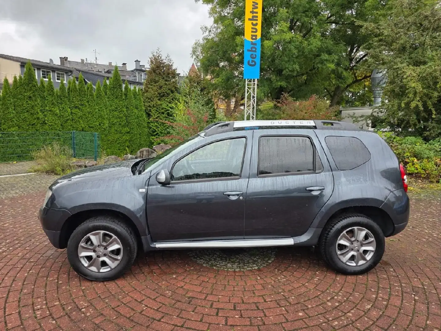 Dacia Duster I Laureate 4x2 TCe 125 Grau - 2