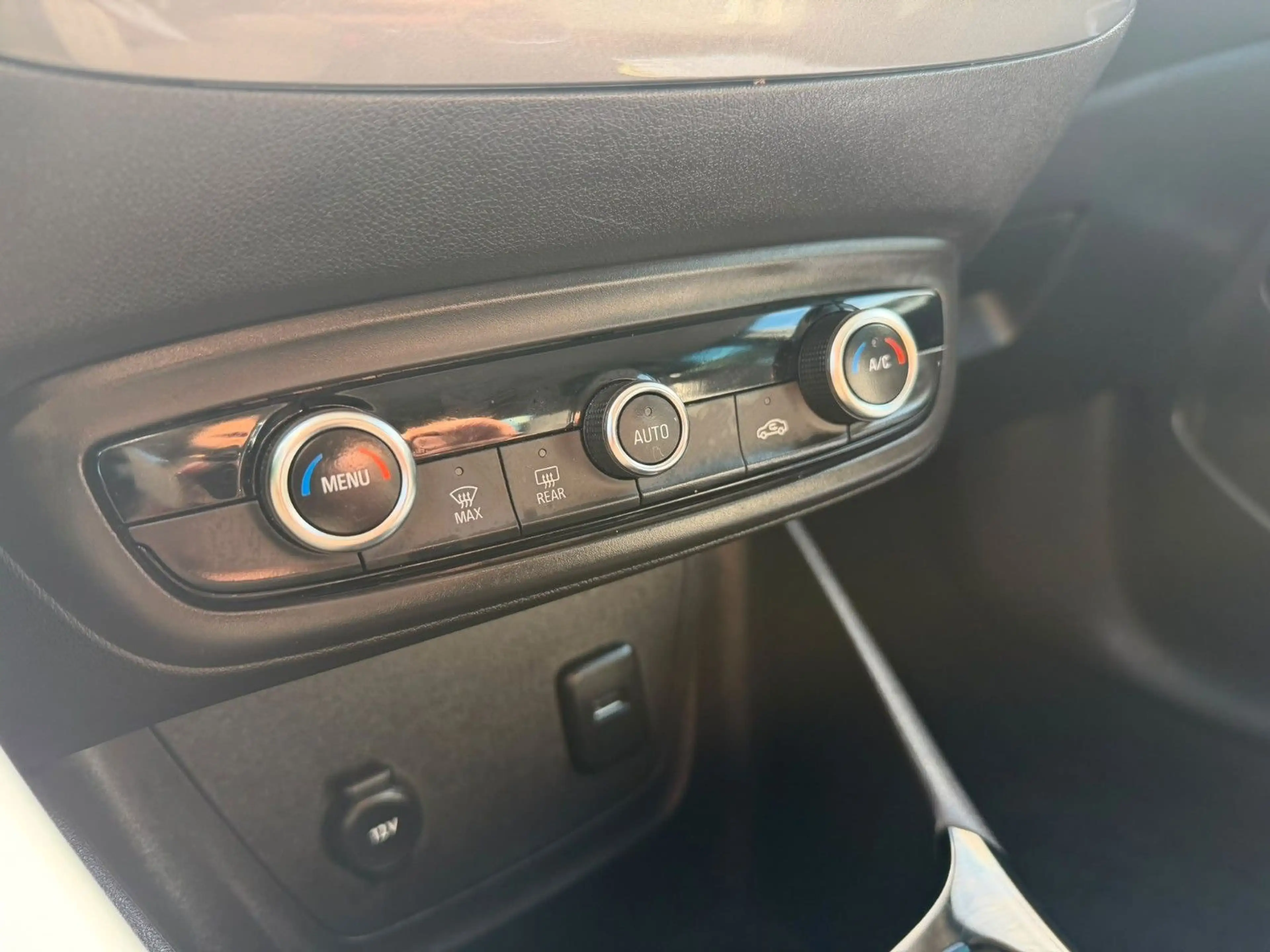 Opel Crossland X Crossland Elegance LED. KLIMAAUT. DAB. ALU — photo 14