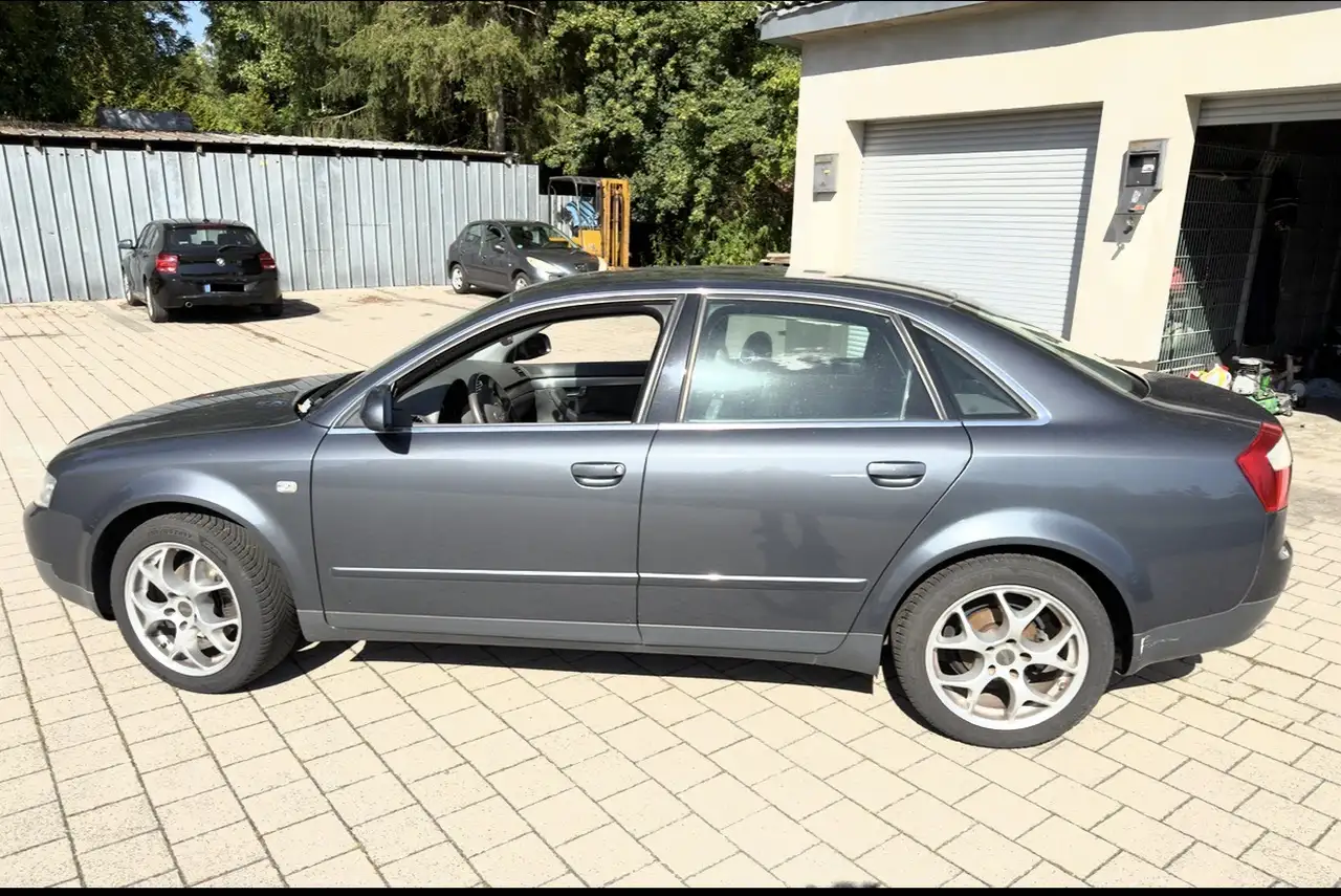 Audi A4 2.0, foto 5