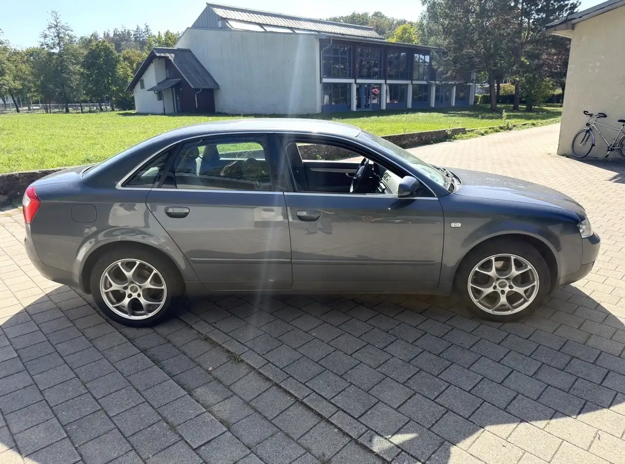 Audi A4 2.0, foto 2