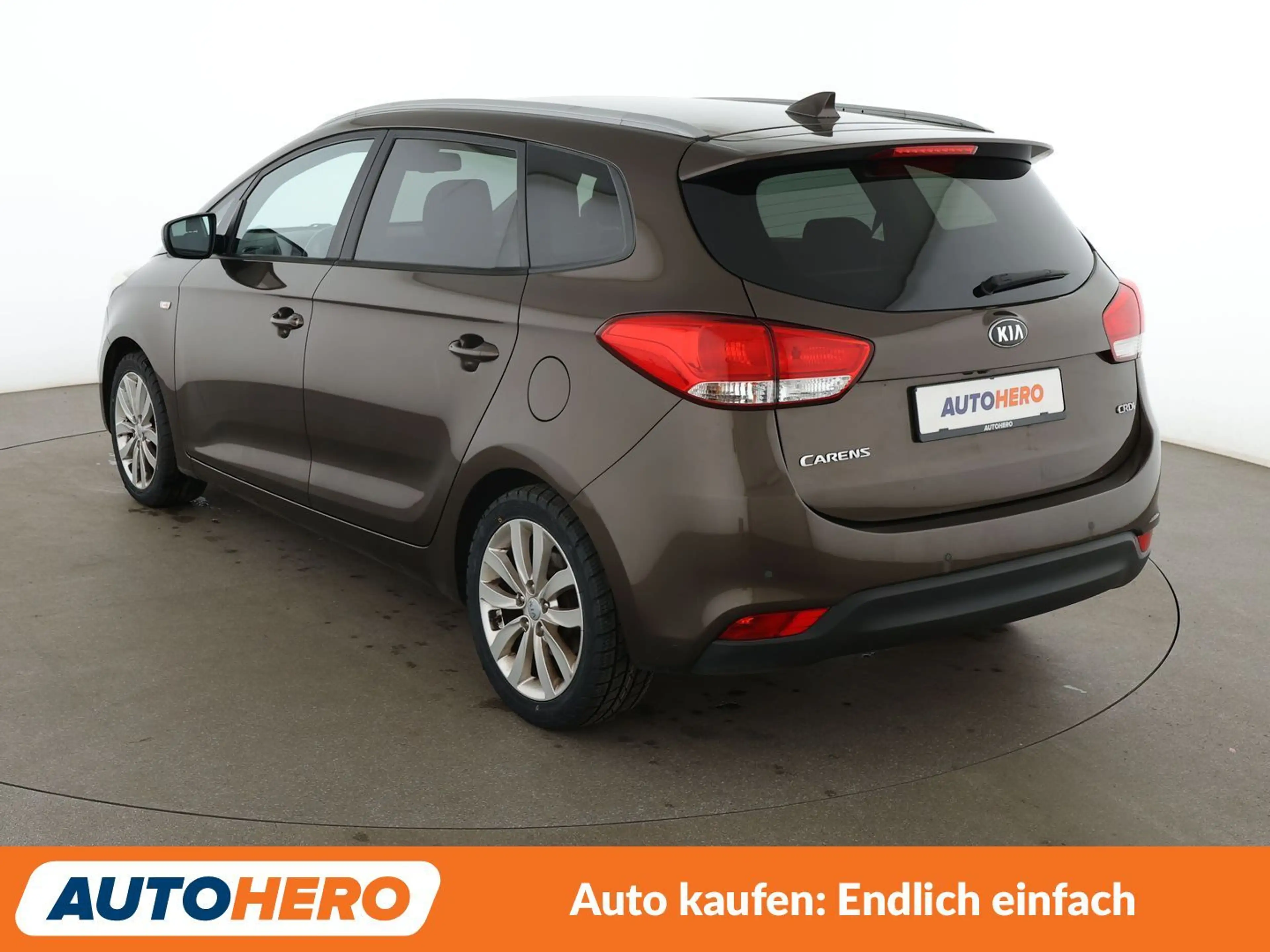 Kia Carens 1.7 CRDi UEFA Euro 2016*NAVI*TEMPO*CAM*PDC*SHZ* — photo 4