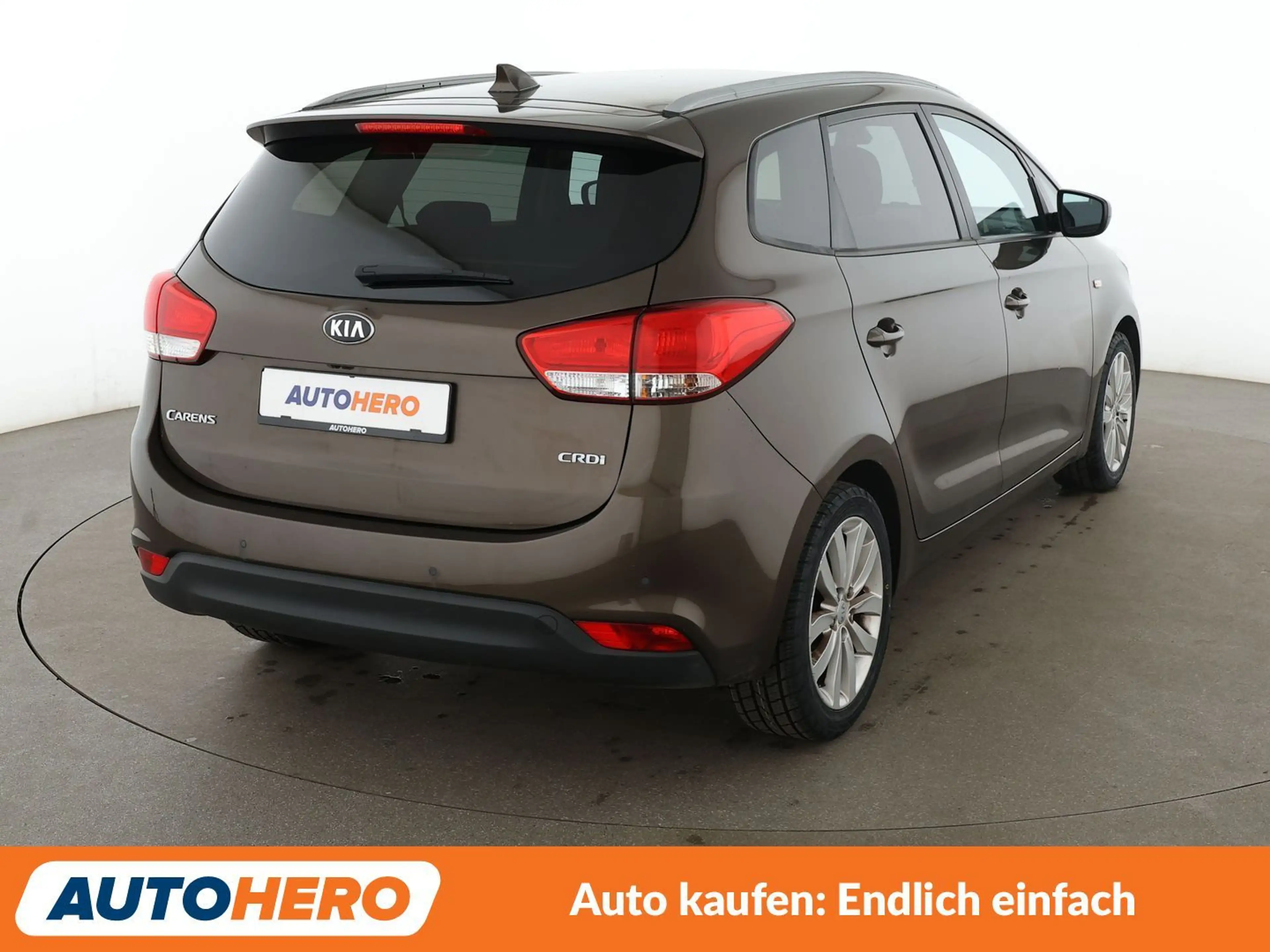 Kia Carens 1.7 CRDi UEFA Euro 2016*NAVI*TEMPO*CAM*PDC*SHZ* — photo 6