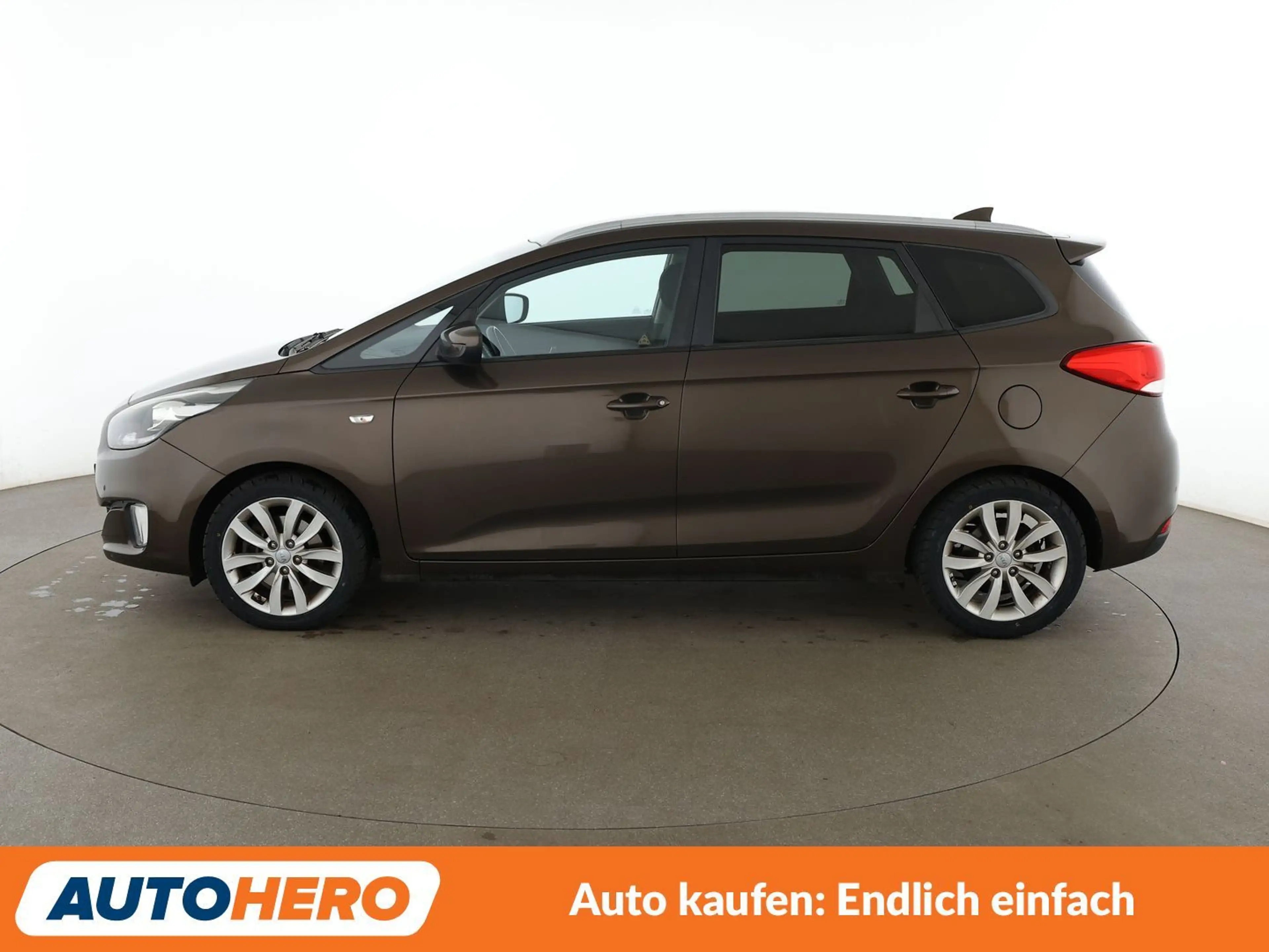 Kia Carens 1.7 CRDi UEFA Euro 2016*NAVI*TEMPO*CAM*PDC*SHZ* — photo 3