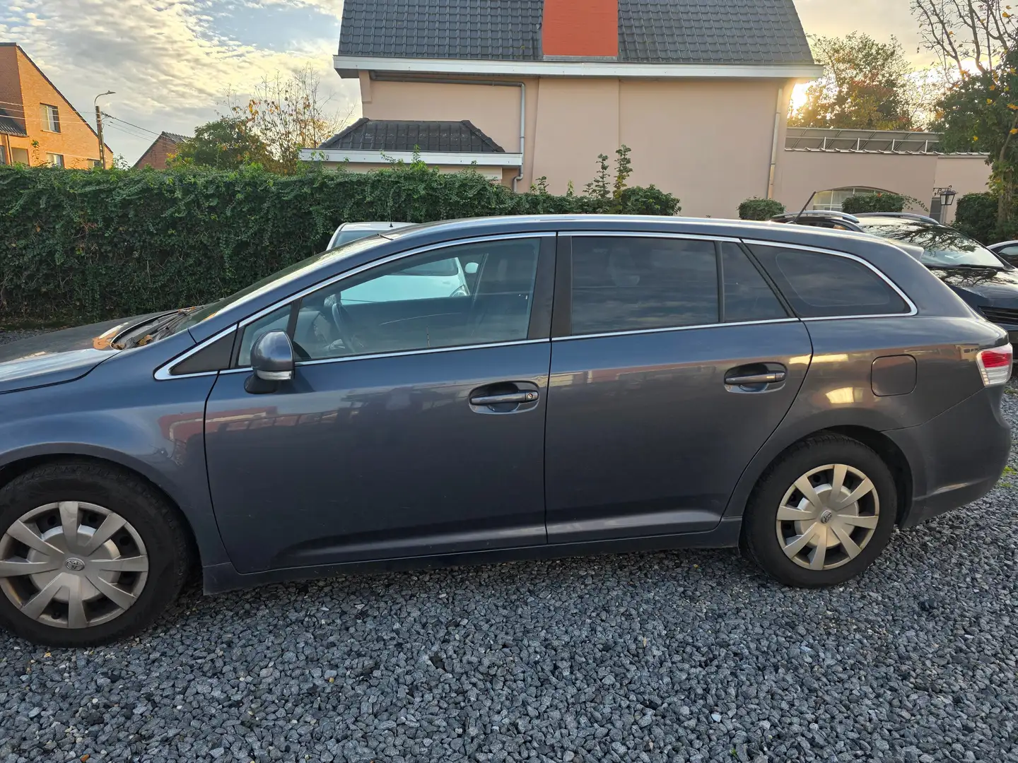 Toyota Avensis Avensis SW 2.0 D-4D Luna DPF Gris - 2
