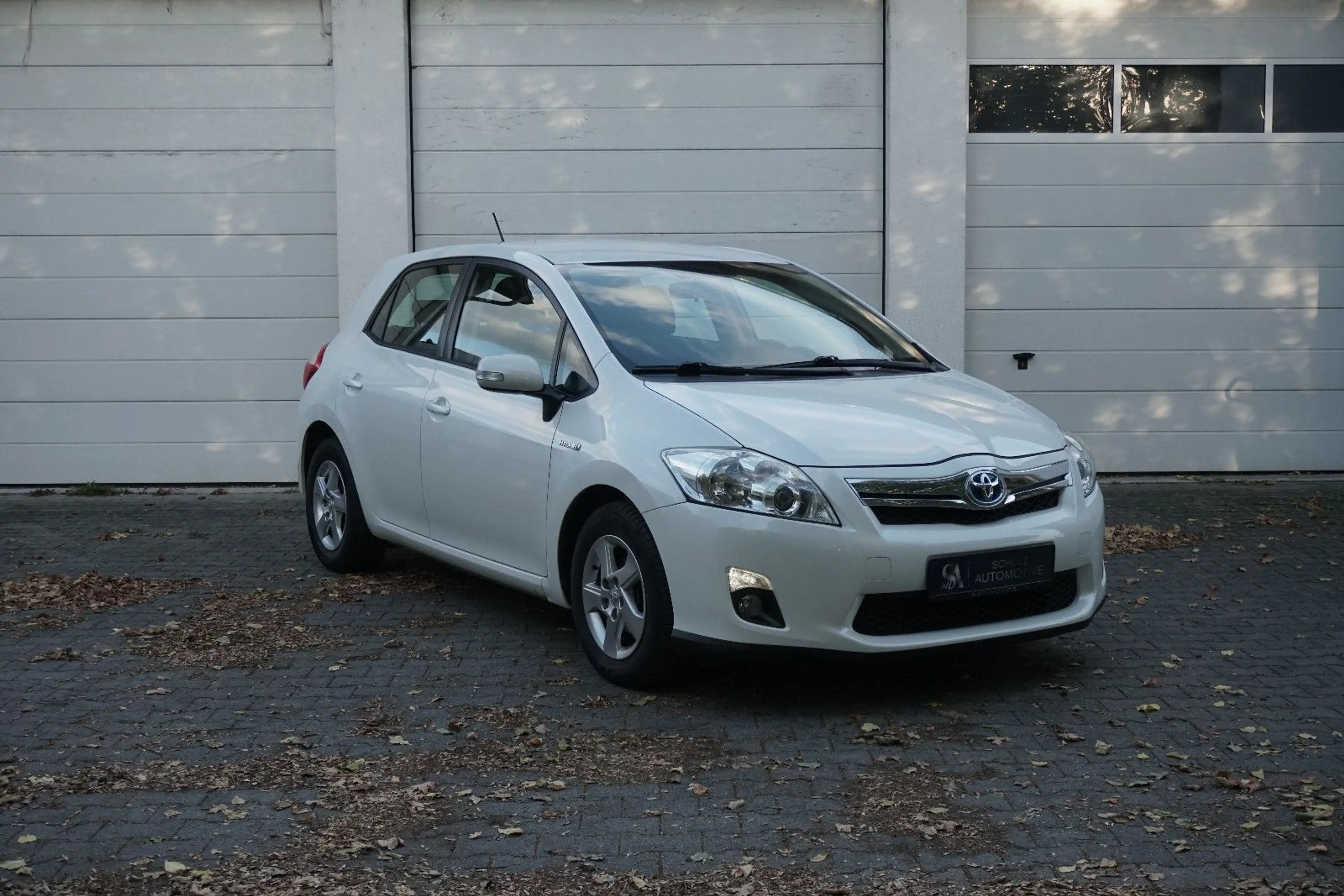 Toyota Auris Hybrid Life | Automatik | TÜV + Insp. Neu — photo 2
