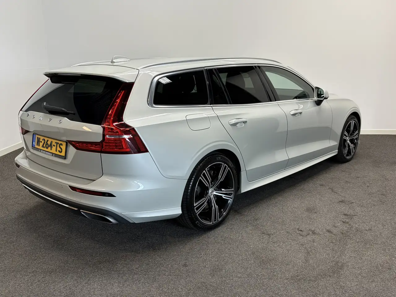 Volvo V60 2.0 T6 342pk AUT8 Hybr AWD Inscription Trekhaak 20, миниатюра 14