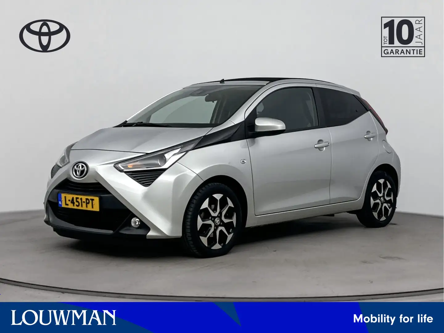 Toyota Aygo 1.0 VVT-i x-joy cabrio Grijs - 1