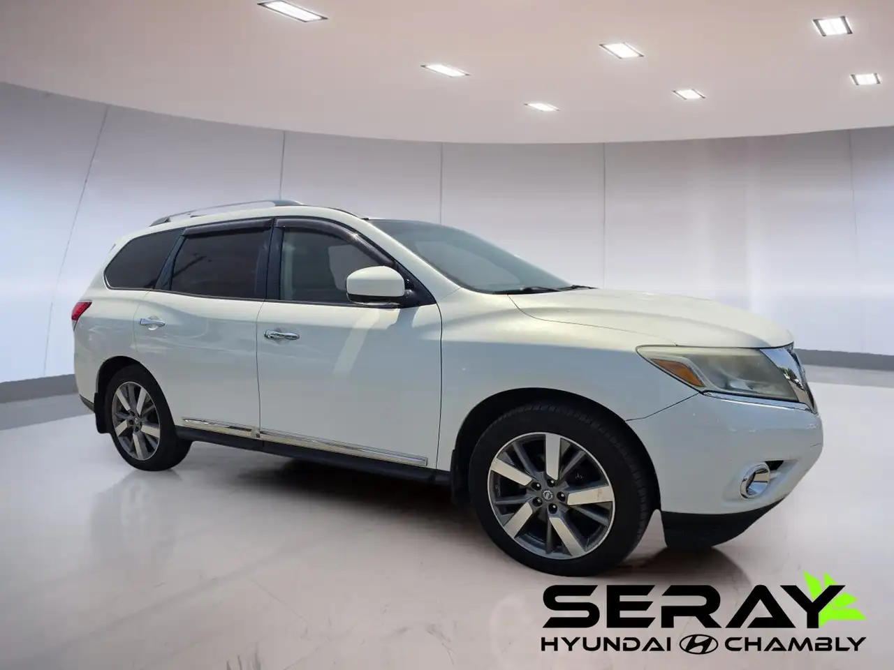 Nissan Pathfinder снимка Nissan Pathfinder