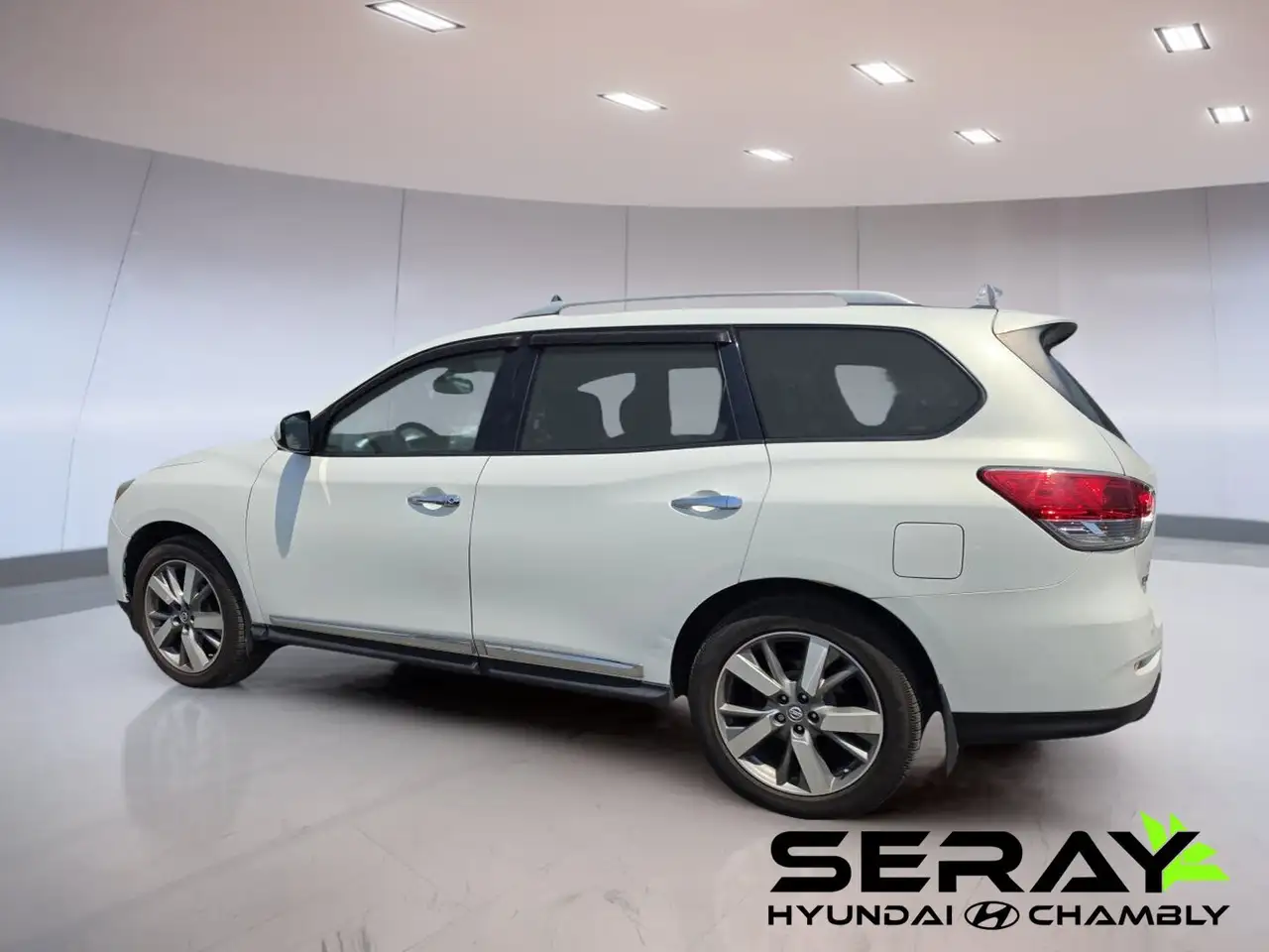 Nissan Pathfinder снимка Nissan Pathfinder