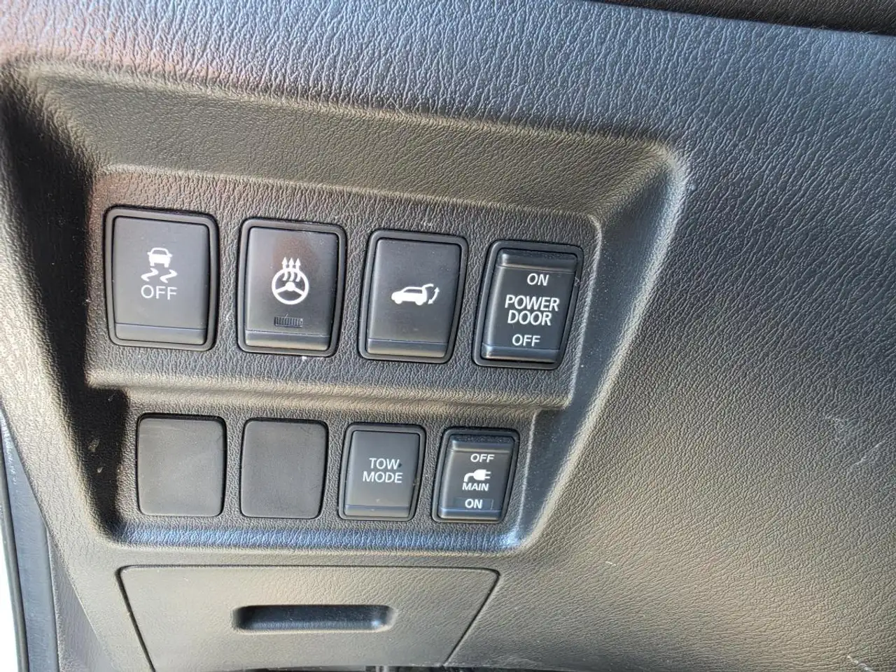 Nissan Pathfinder снимка Nissan Pathfinder