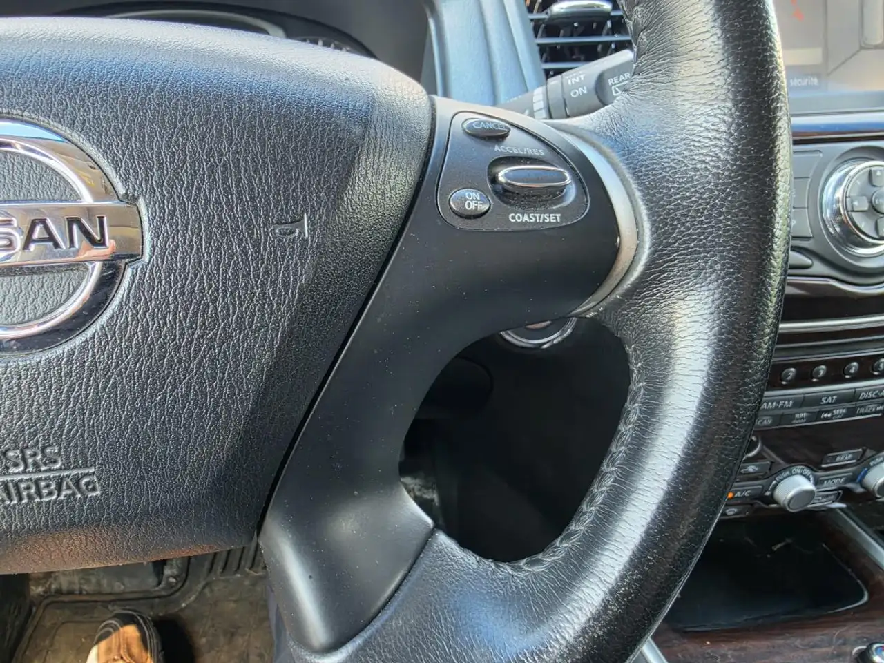 Nissan Pathfinder снимка Nissan Pathfinder