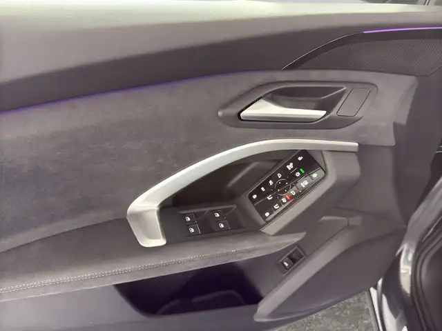 Audi Q5 view 14