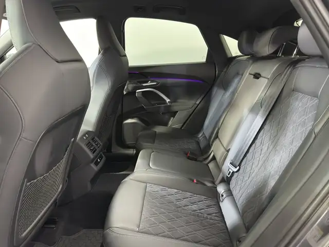 Audi Q5 view 15