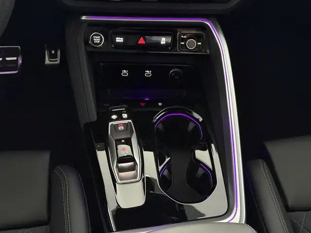 Audi Q5 view 12