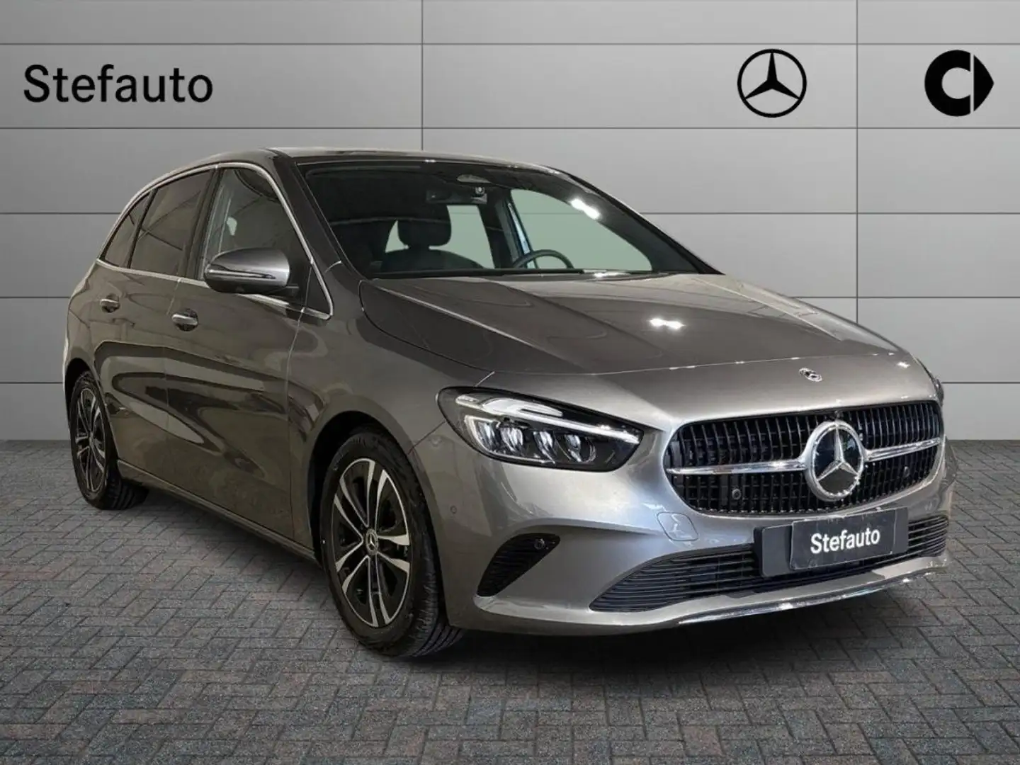 Mercedes-Benz B 180 d Automatic Street Edition Grigio - 1
