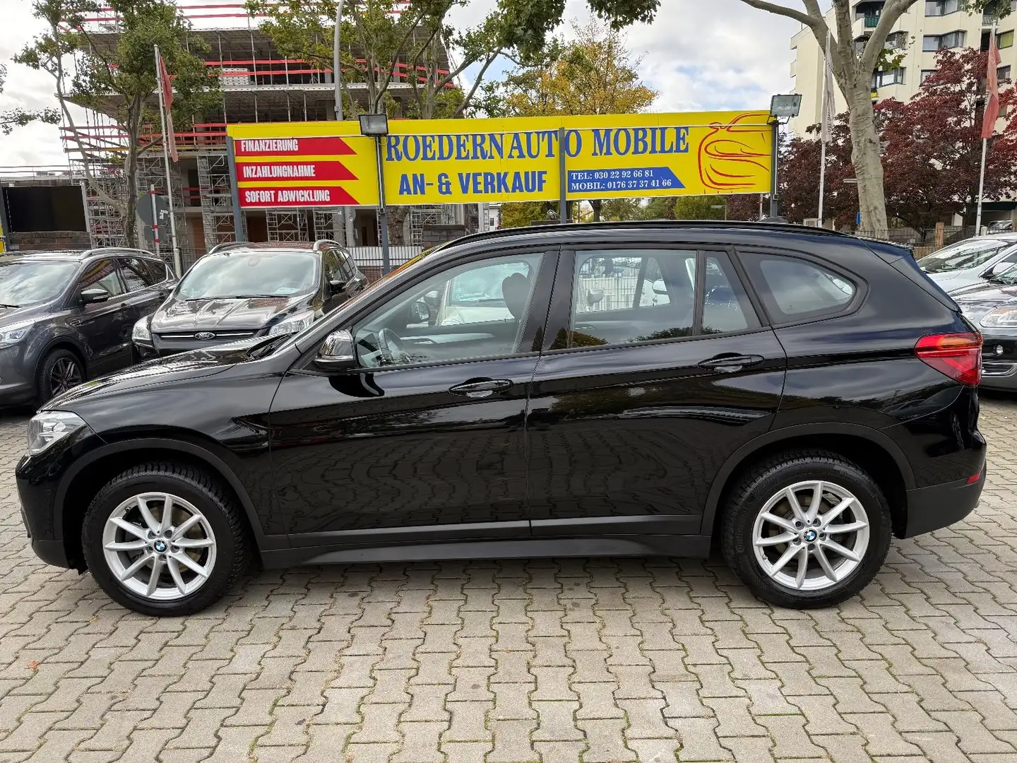 BMW X1 Baureihe X1 sDrive 18i Advantage 1.HAND Noir - 2