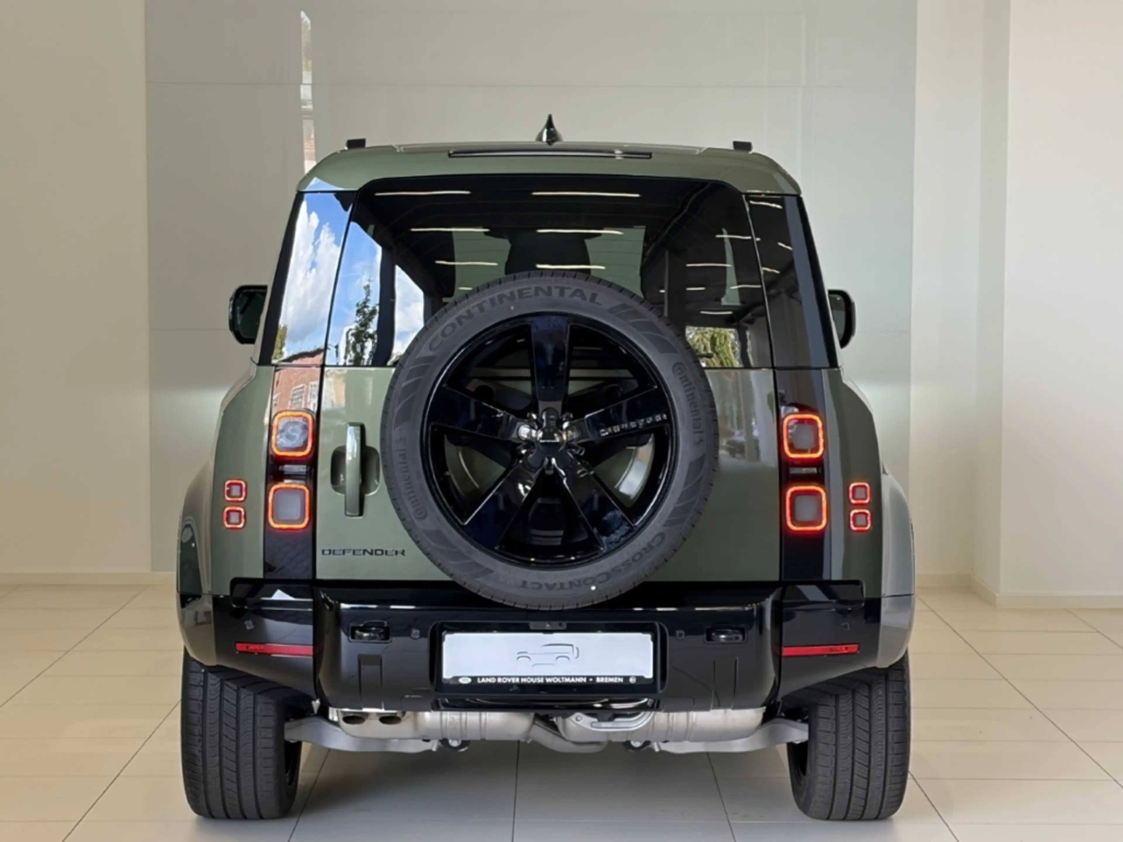 Land Rover Defender 90 D250 X-Dynamic SE HUD Luftfederung — photo 13