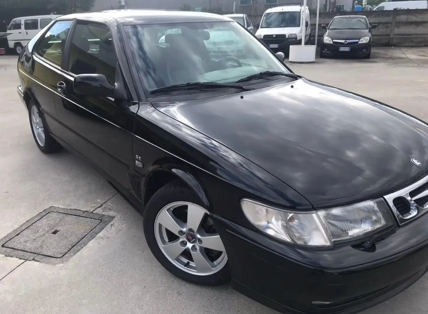 Saab 9-3 3p 2.2 tid SE 125cv crna - 1