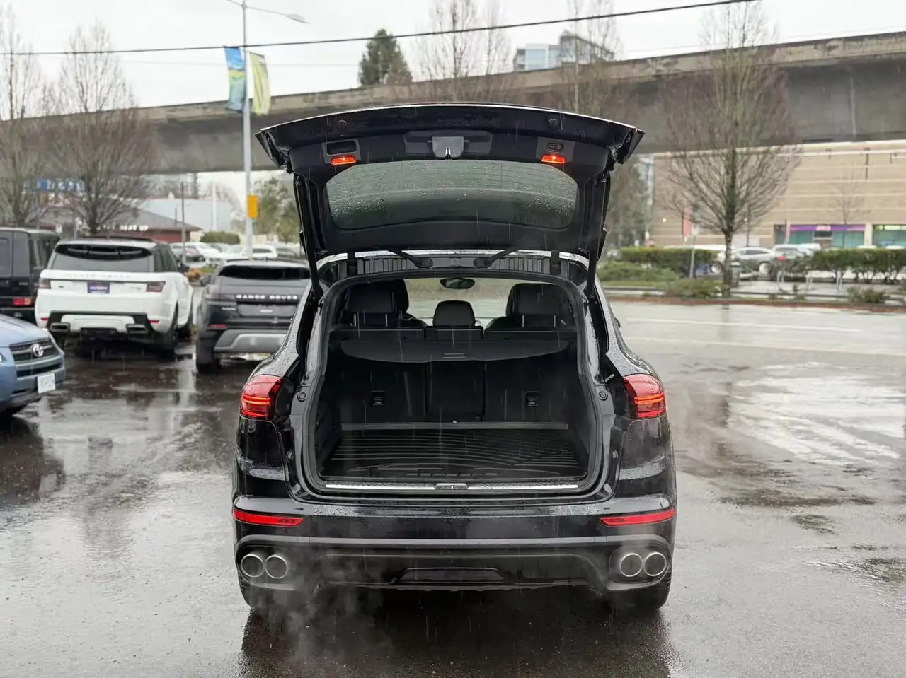 Porsche Cayenne снимка Porsche Cayenne