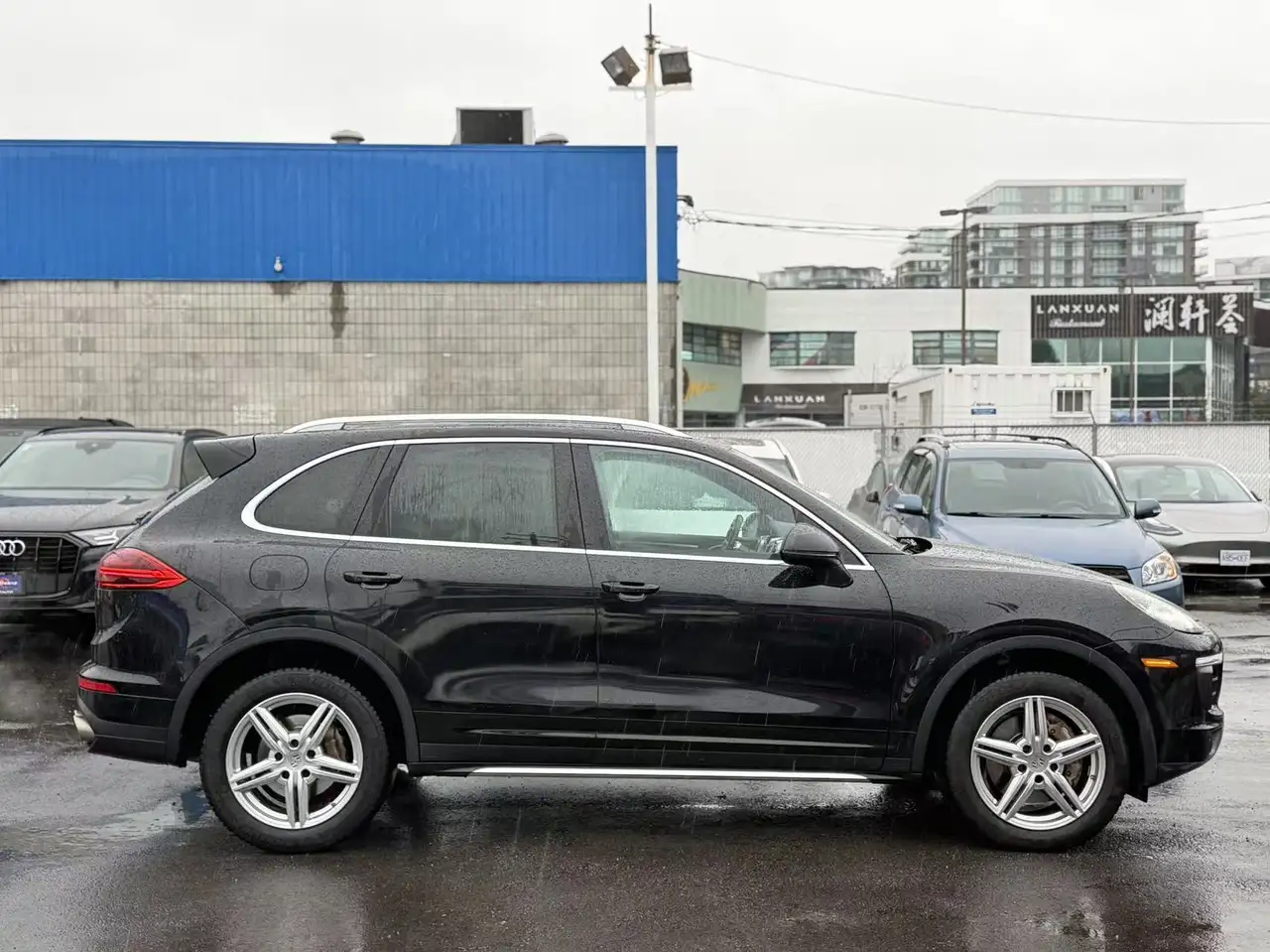 Porsche Cayenne снимка Porsche Cayenne