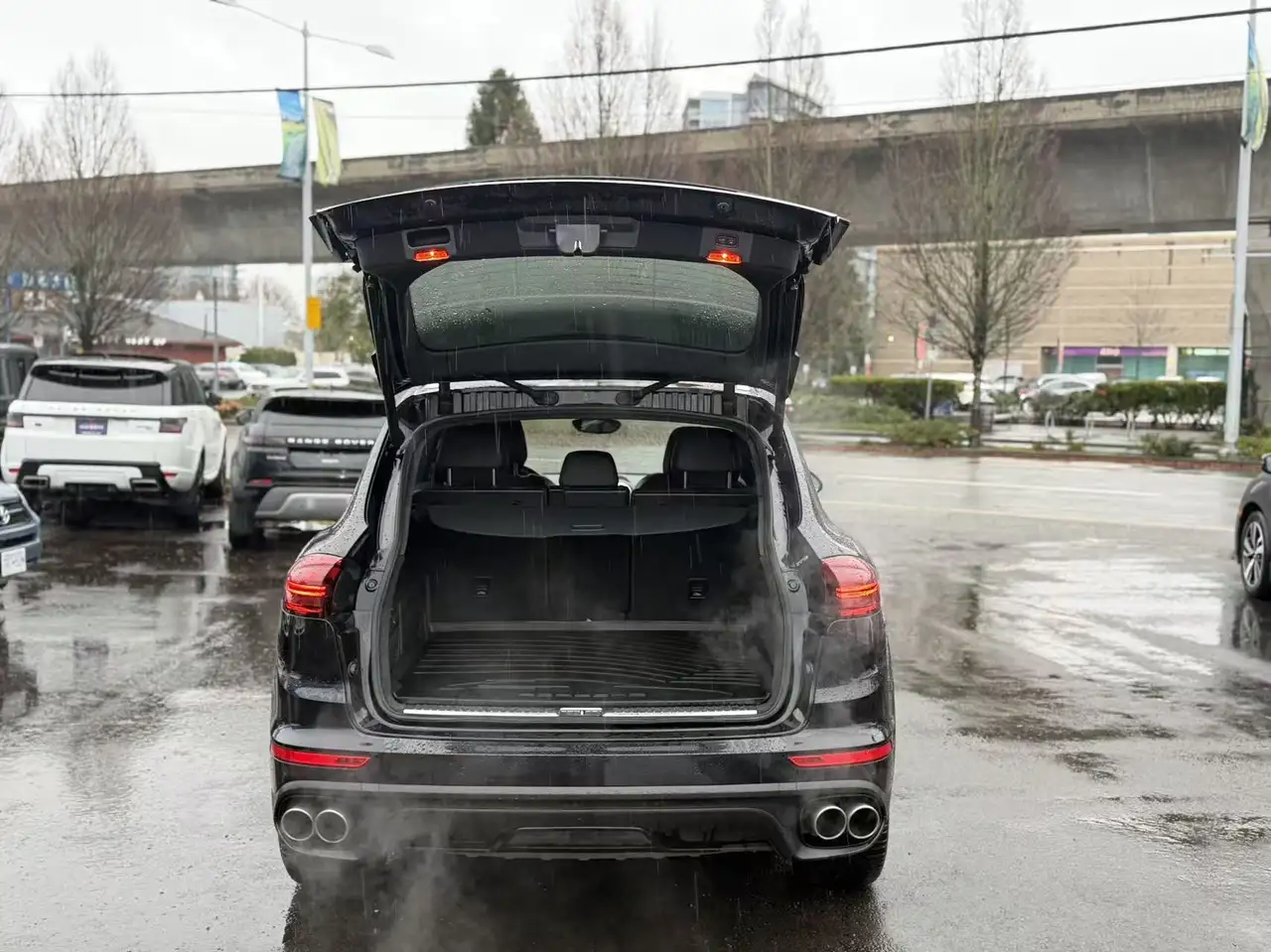 Porsche Cayenne снимка Porsche Cayenne