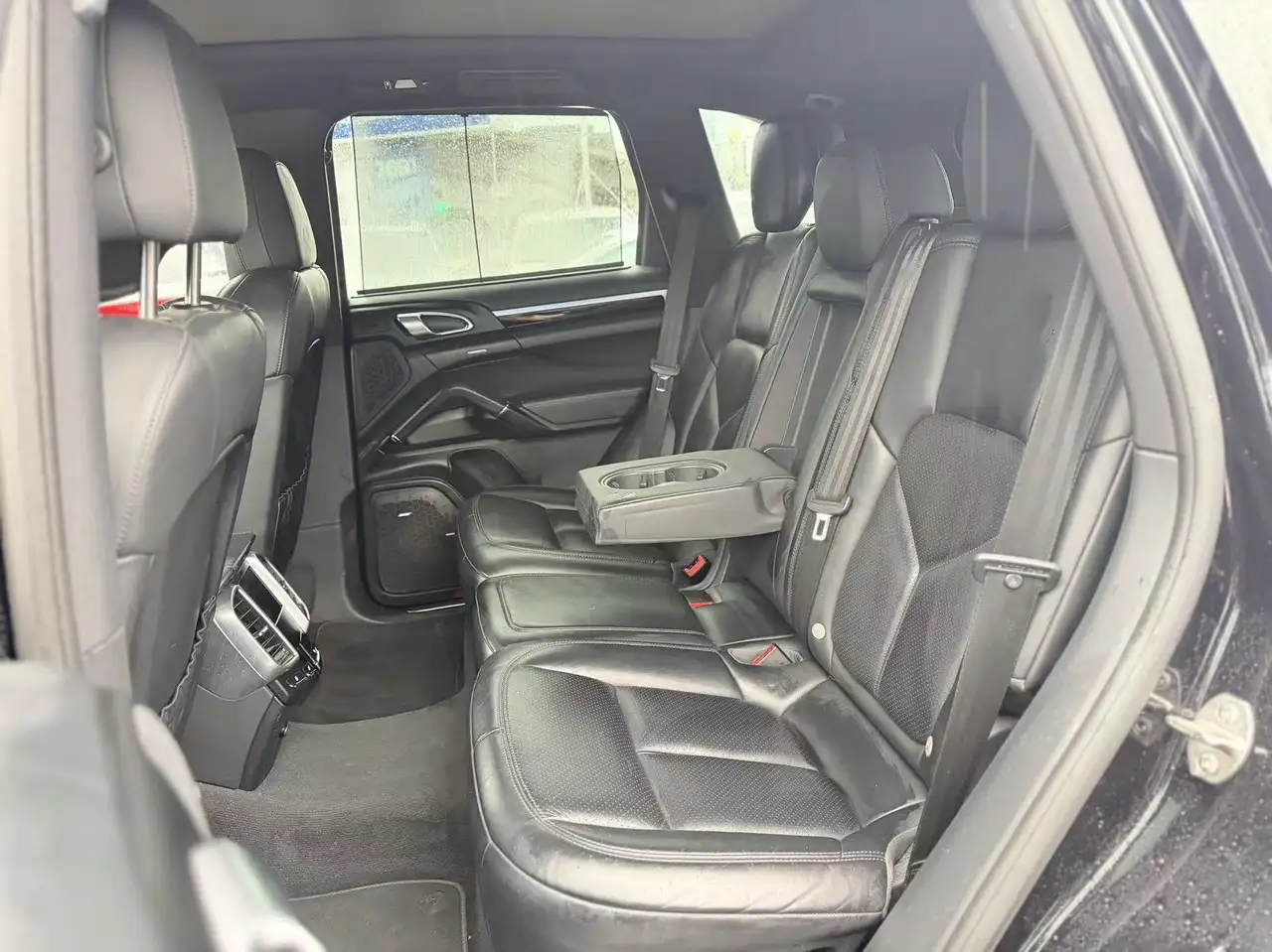 Porsche Cayenne снимка Porsche Cayenne