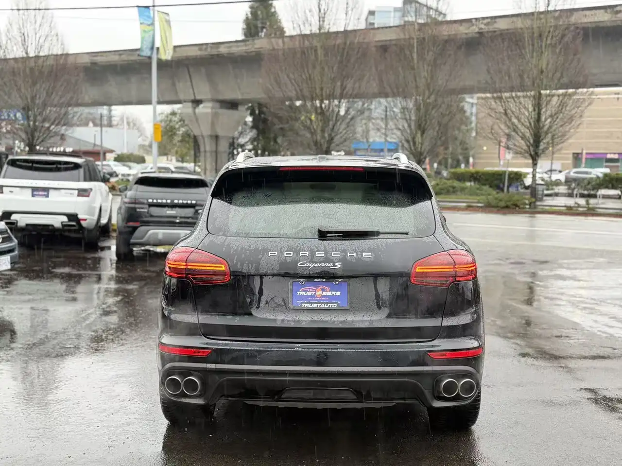 Porsche Cayenne снимка Porsche Cayenne