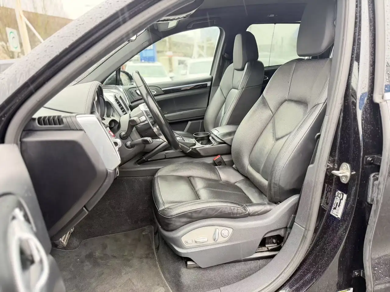 Porsche Cayenne снимка Porsche Cayenne