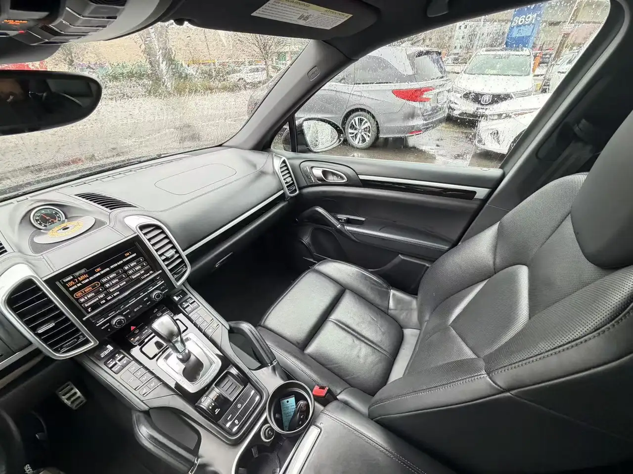 Porsche Cayenne снимка Porsche Cayenne