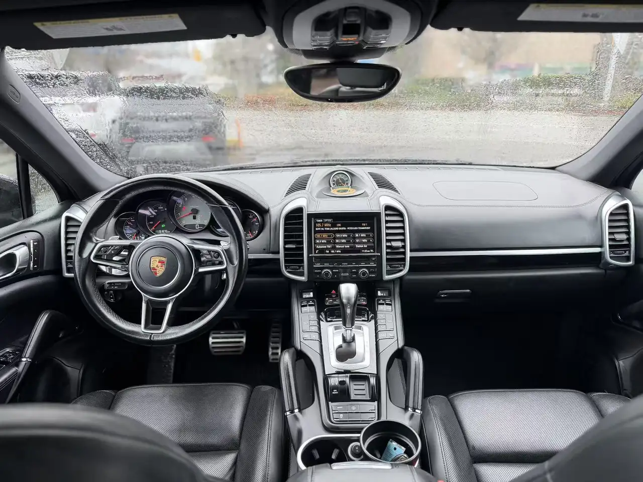 Porsche Cayenne снимка Porsche Cayenne