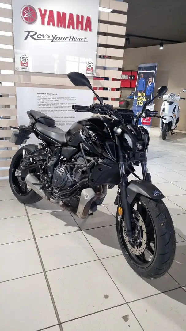 Yamaha MT-07 Noir - 1