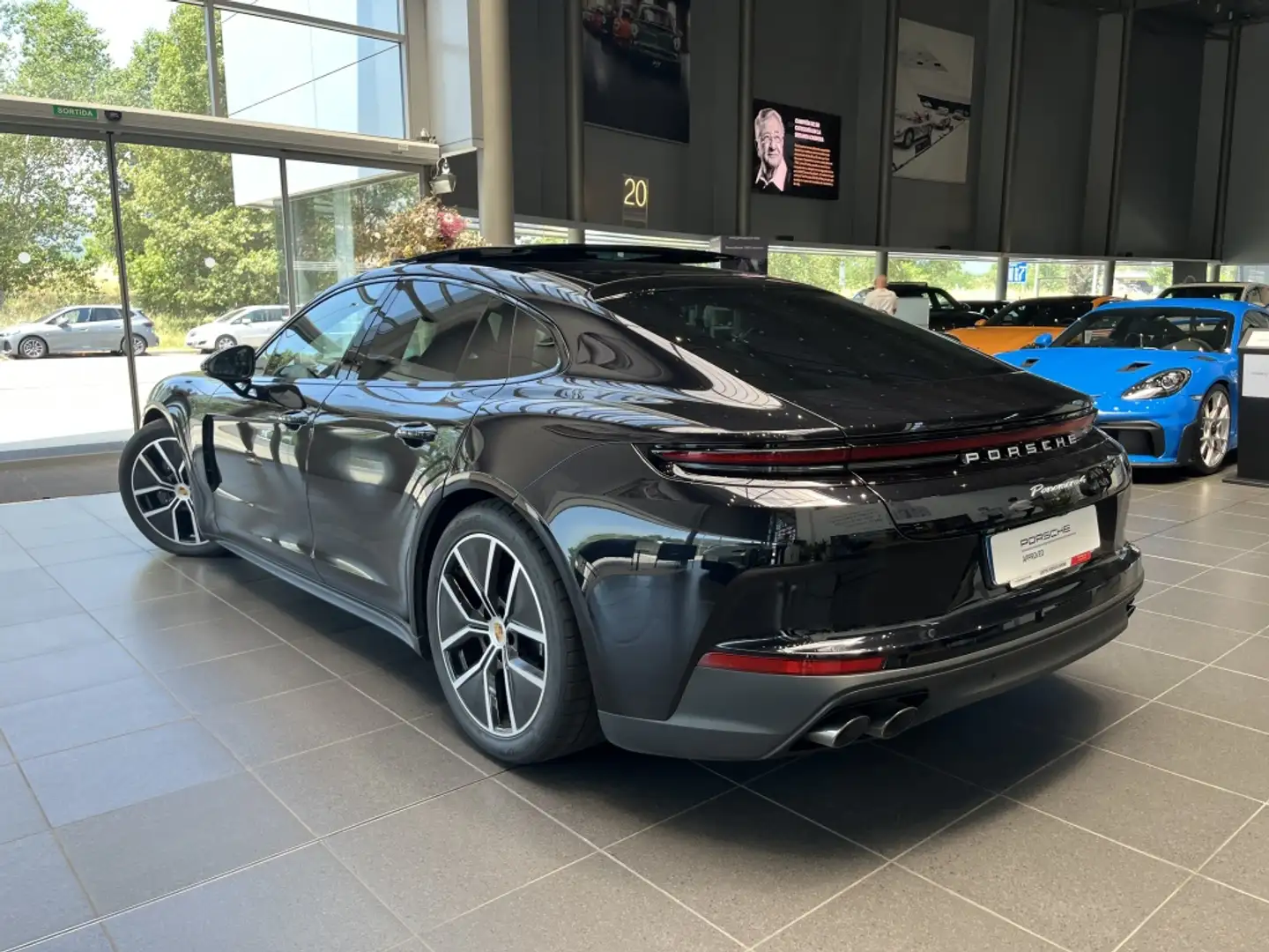 Porsche Panamera 4 Aut. Schwarz - 2