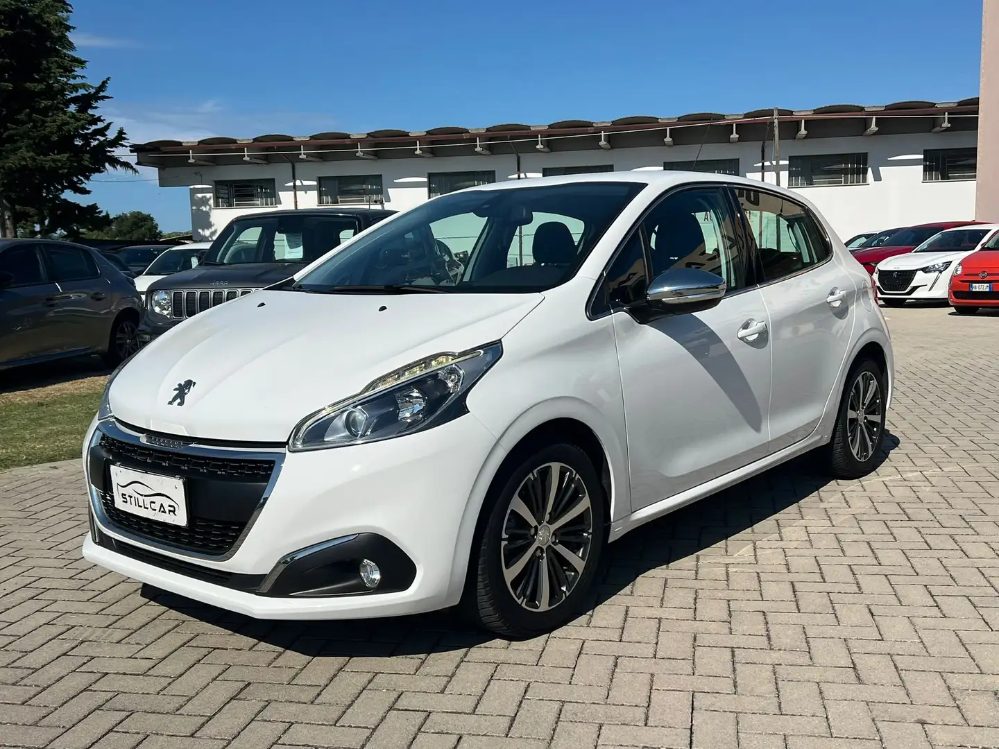 Peugeot 208 208  5p 1.2 puretech Allure gpl 82cv Blanc - 1